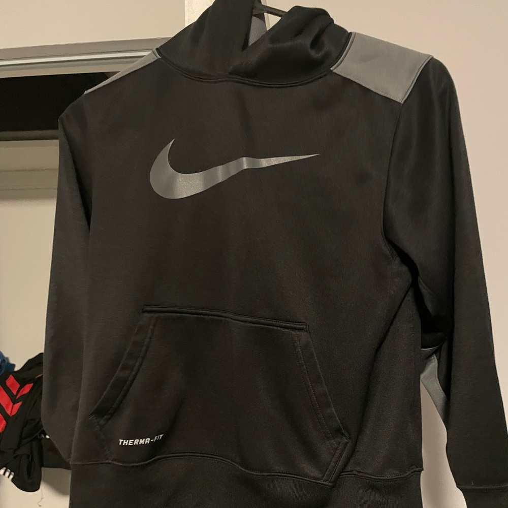 Nike thermo fit hoodie youth medium